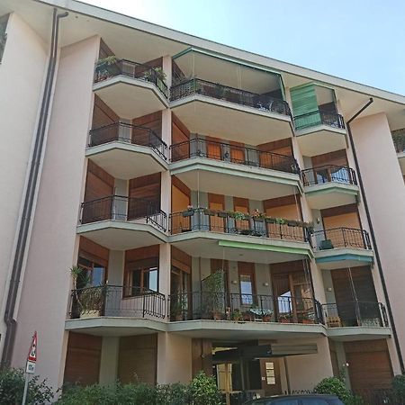 Blue Wave Apartment Arona - Lago Maggiore Ngoại thất bức ảnh