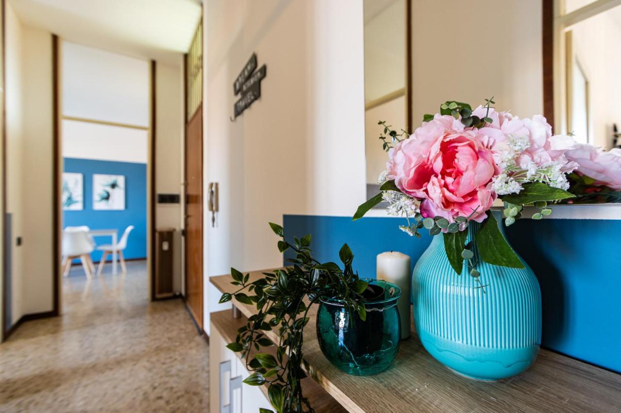 Blue Wave Apartment Arona - Lago Maggiore Ngoại thất bức ảnh