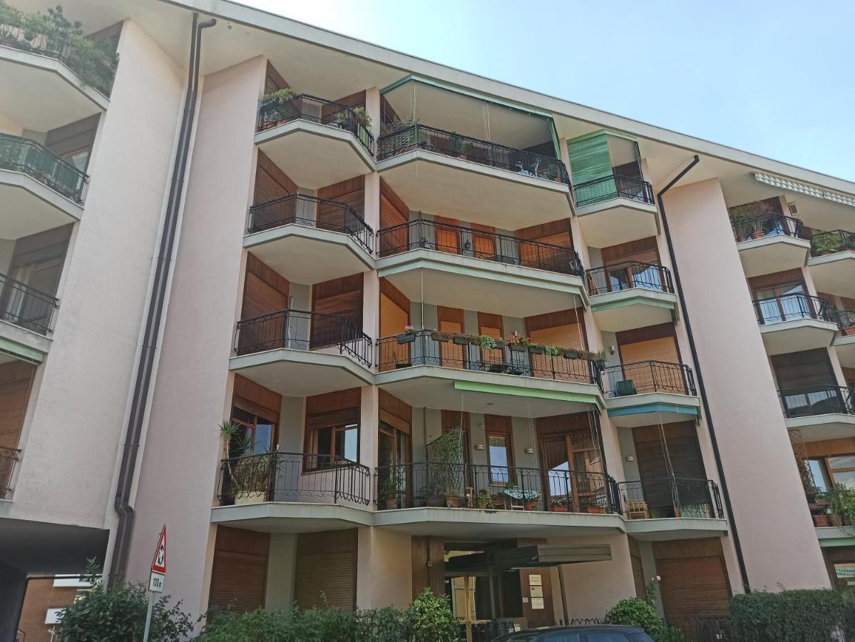 Blue Wave Apartment Arona - Lago Maggiore Ngoại thất bức ảnh